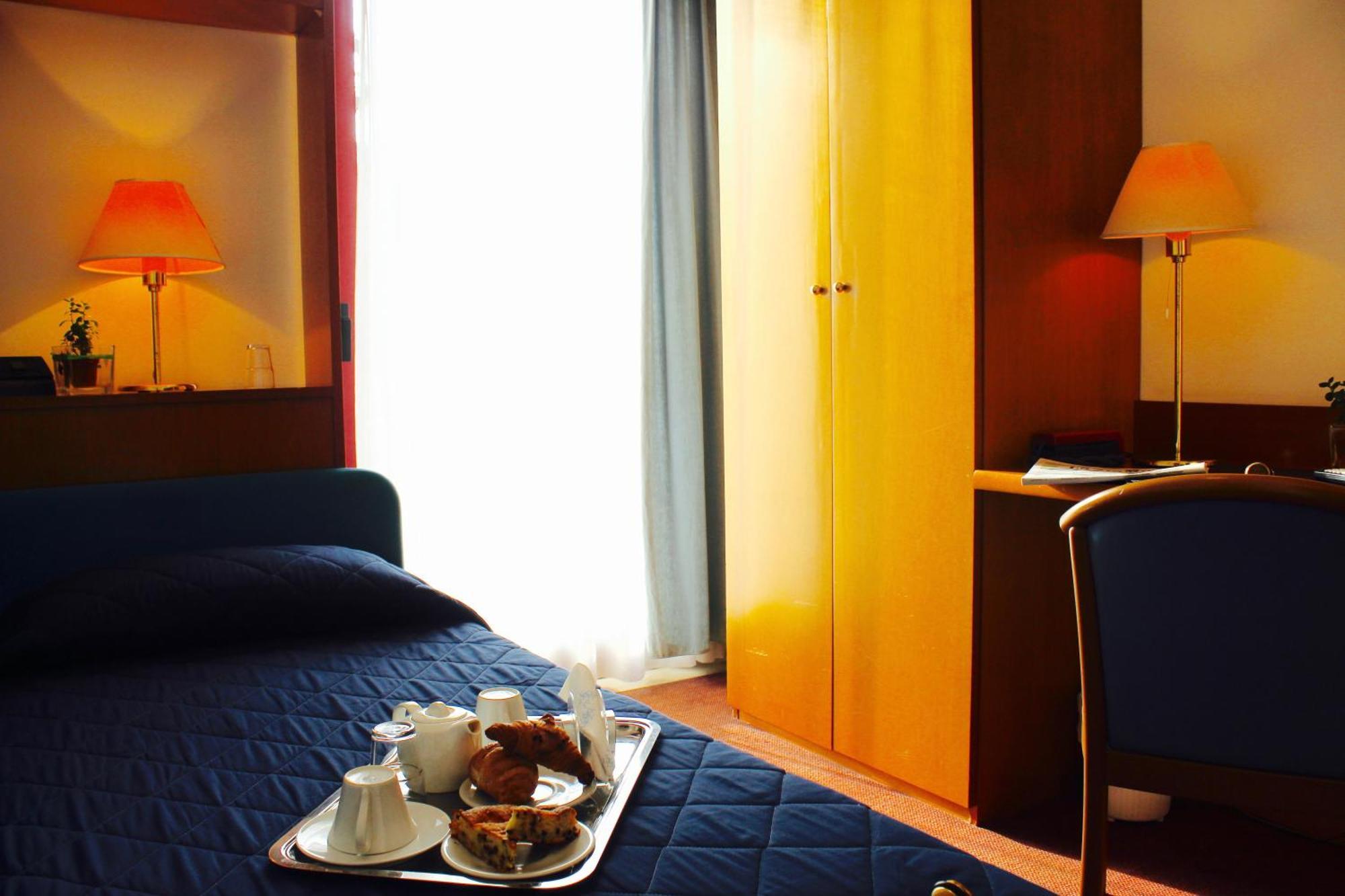 Arcangelo Roof Hotel Римини Экстерьер фото