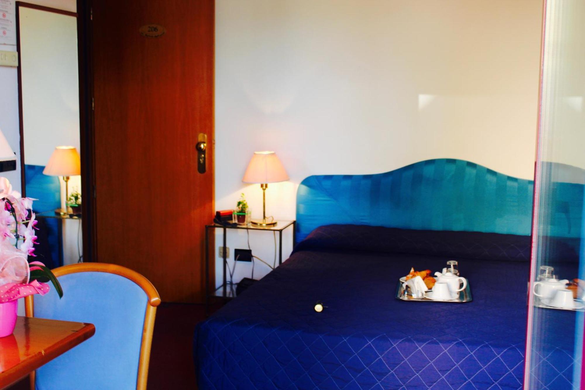 Arcangelo Roof Hotel Римини Экстерьер фото