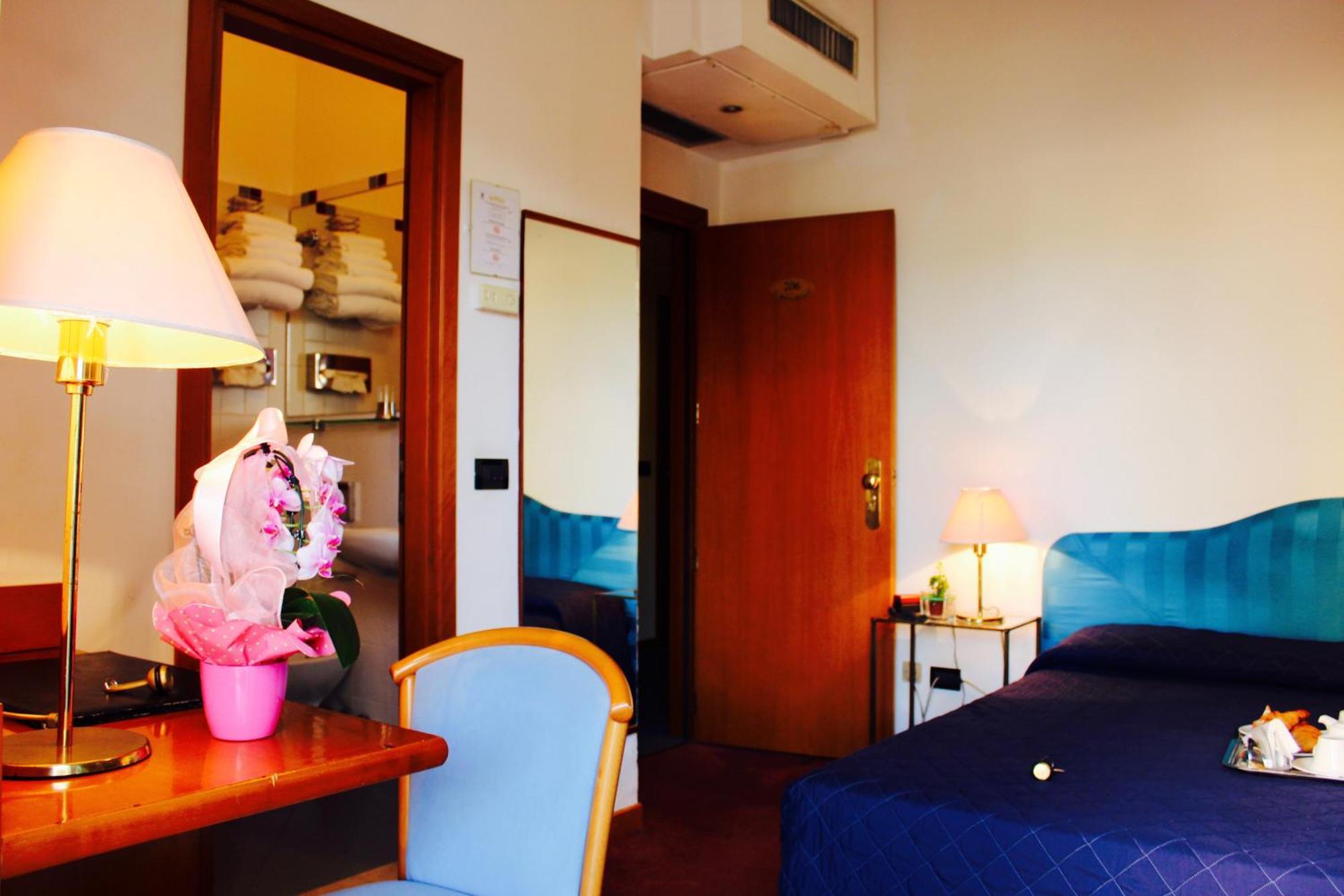 Arcangelo Roof Hotel Римини Экстерьер фото